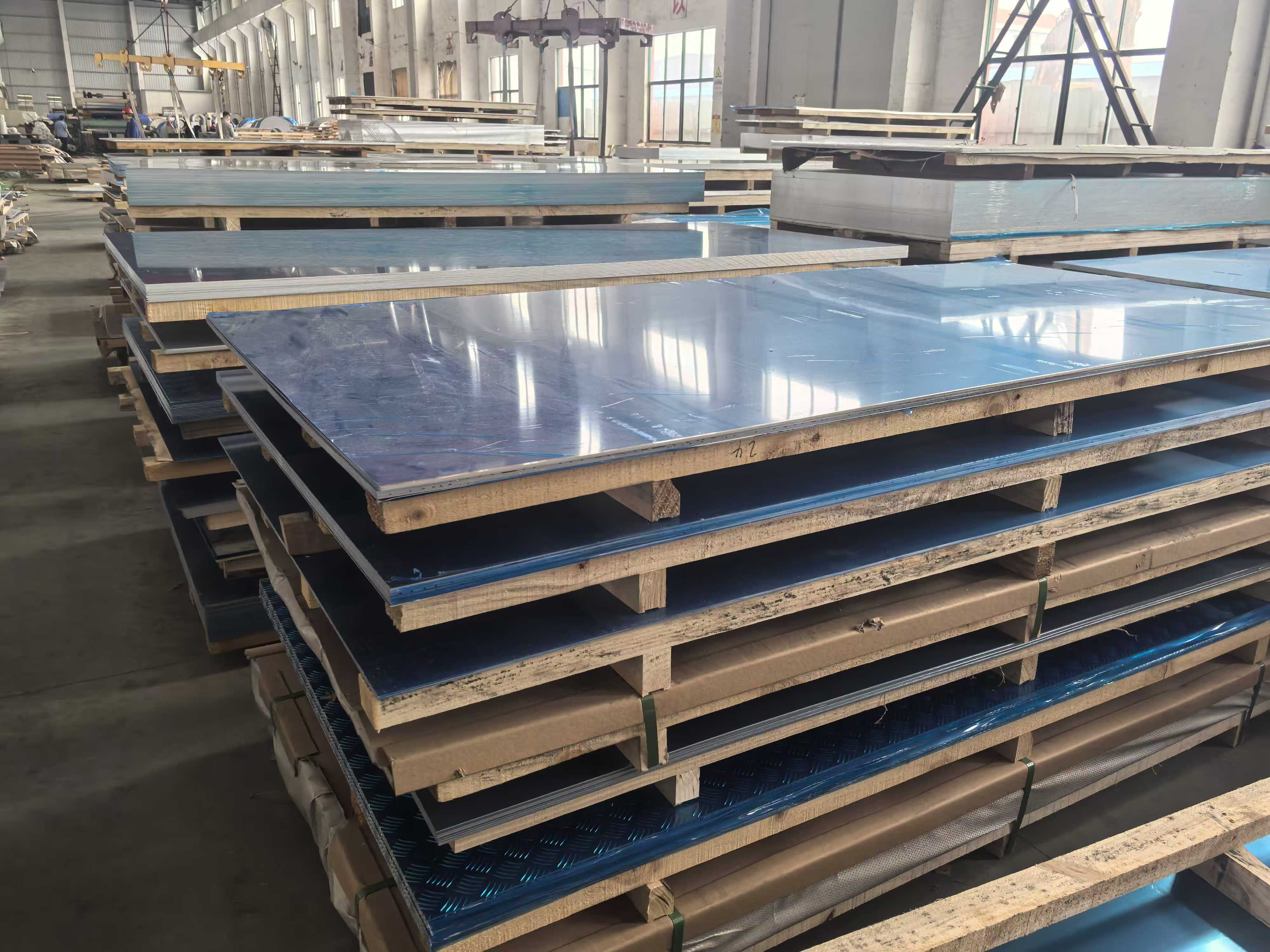 kasus perusahaan terbaru tentang Ekspor Lembaran Aluminium untuk Manufaktur Suku Cadang Otomotif di Jerman